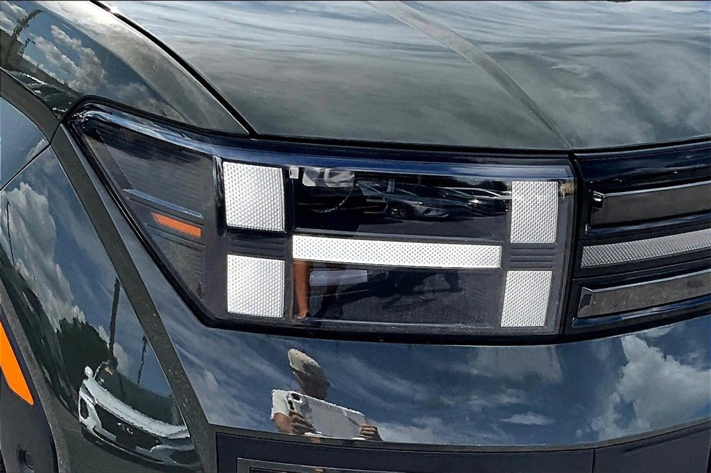 Used 2025 Hyundai Santa Fe Limited image 32