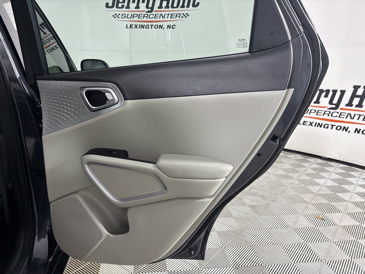 Used 2025 Kia Soul LX FWD image 26