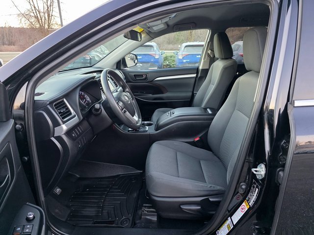 Used 2019 Toyota Highlander LE image 16