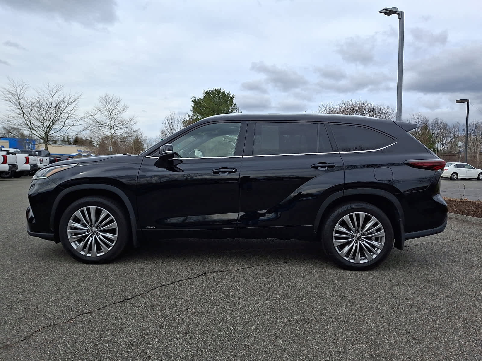 Used 2024 Toyota Highlander Platinum image 8