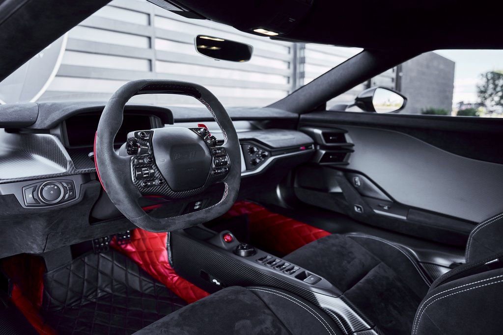 Used 2020 Ford GT Carbon Series RWD image 2