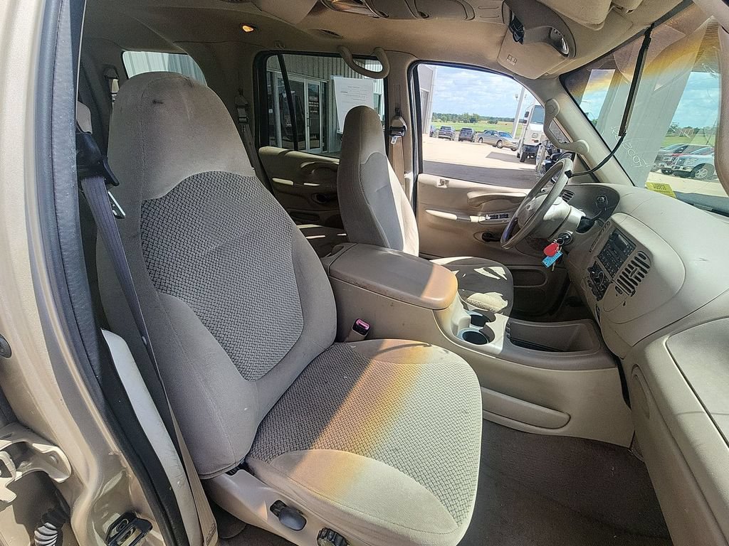 Used 2000 Ford Expedition XLT RWD image 26