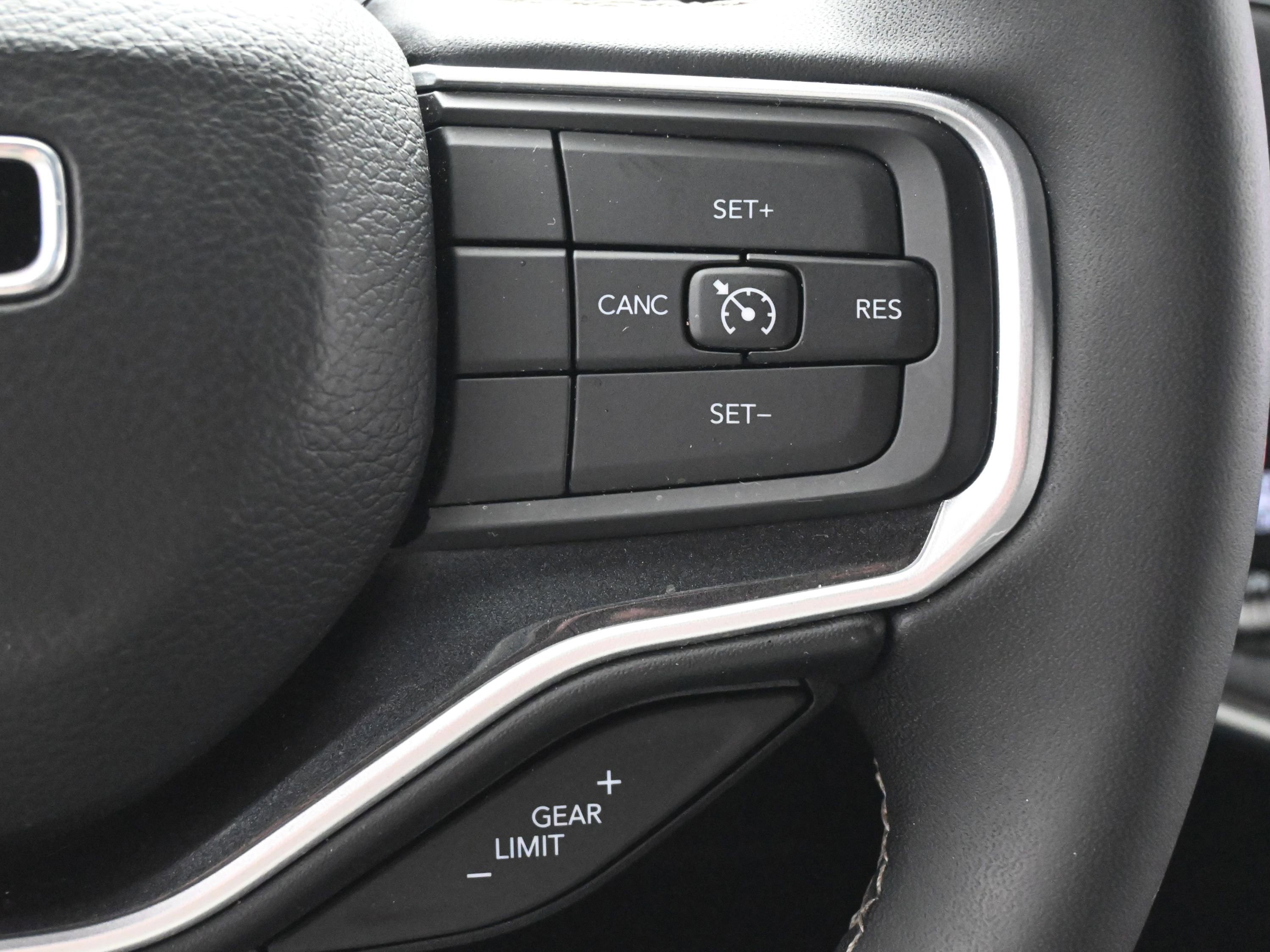 Used 2024 Jeep Wagoneer 2WD image 21