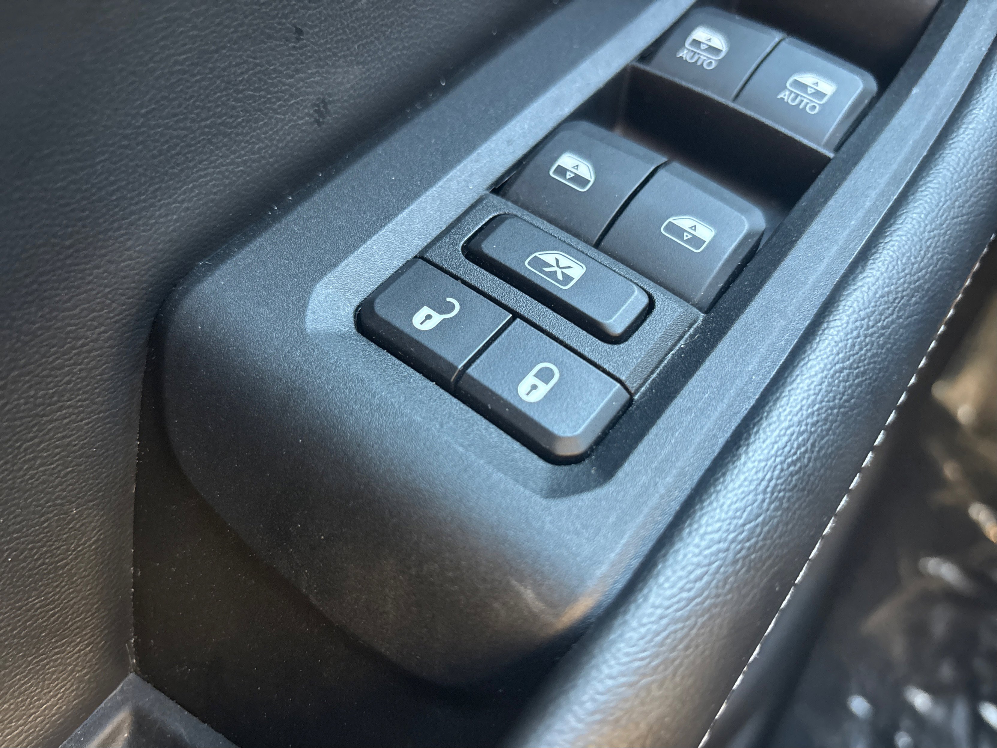 Used 2023 Jeep Grand Cherokee Altitude image 49