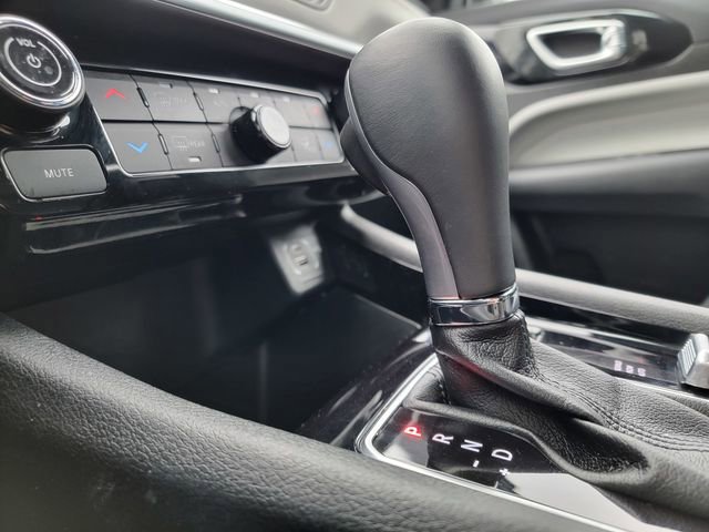 Certified 2024 Jeep Compass Limited image 30