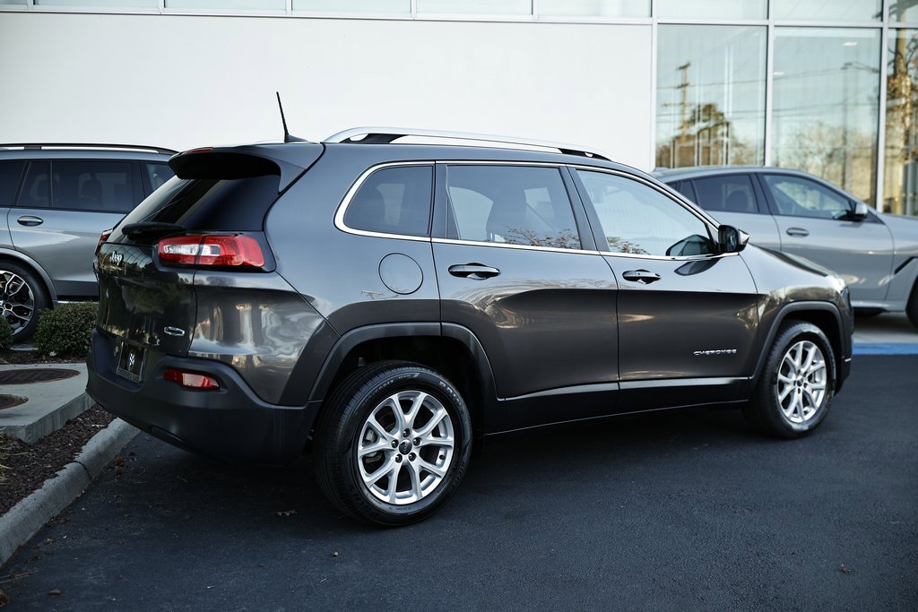Used 2018 Jeep Cherokee Latitude Plus w/ Comfort/Convenience Group image 7