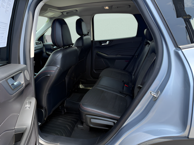 Used 2022 Ford Escape SEL w/ SEL Stealth AWD Package image 5