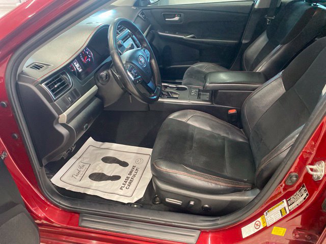 Used 2016 Toyota Camry XSE FWD image 26
