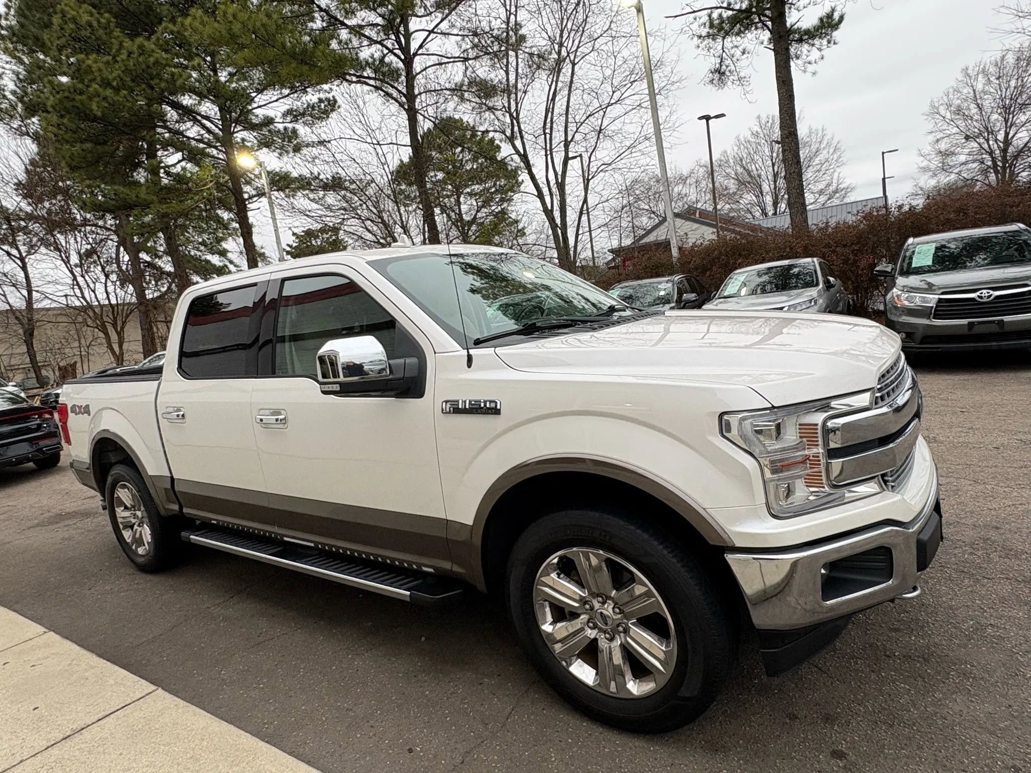 Used 2018 Ford F150 Lariat w/ Equipment Group 502A Luxury image 5