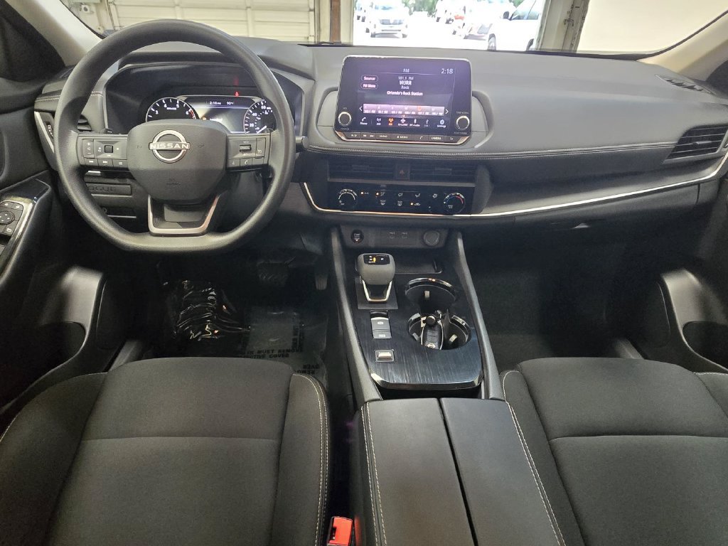 Used 2025 Nissan Rogue S FWD image 9