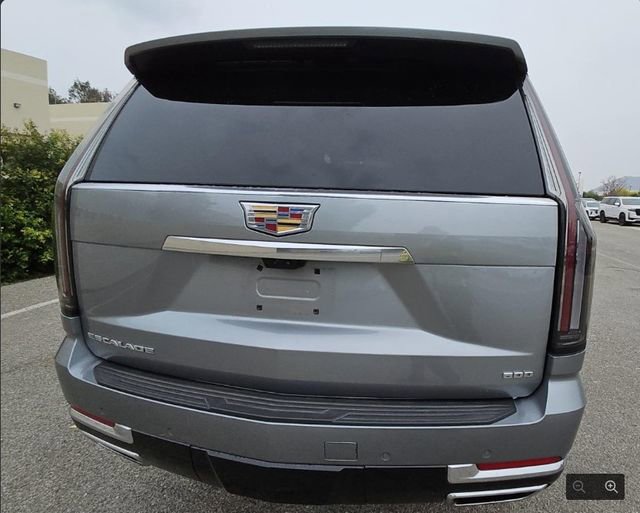 Used 2025 Cadillac Escalade Premium Luxury image 5