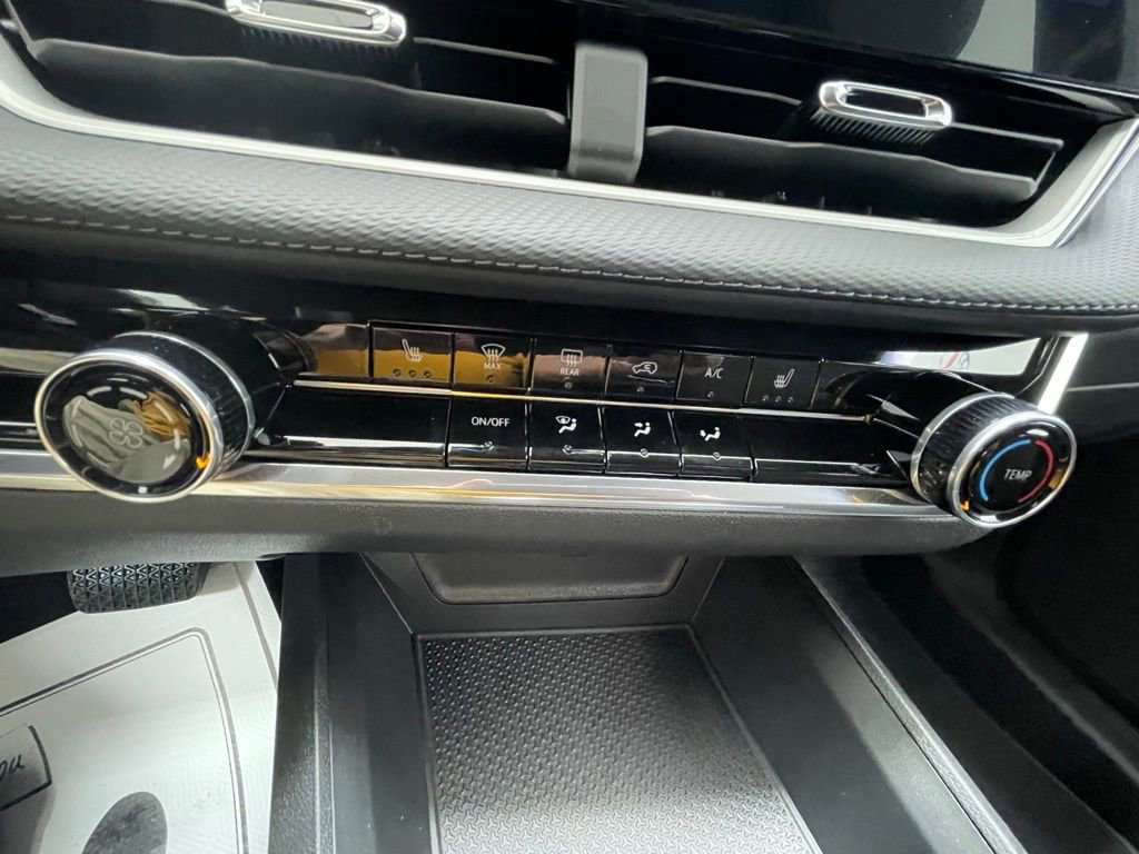 New 2026 Chevrolet Equinox LT AWD/4WD image 21