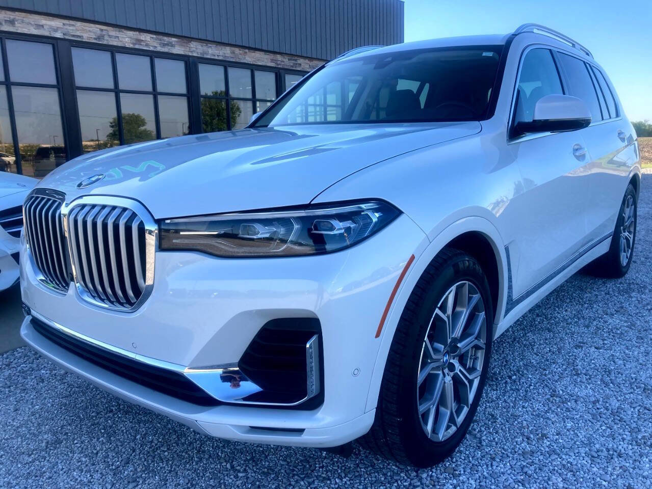 Used 2022 BMW X7 xDrive40i w/ Premium Package AWD/4WD image 2