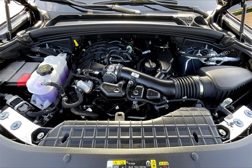 New 2025 Jeep Grand Cherokee L Limited w/ Trailer Tow Package image 11