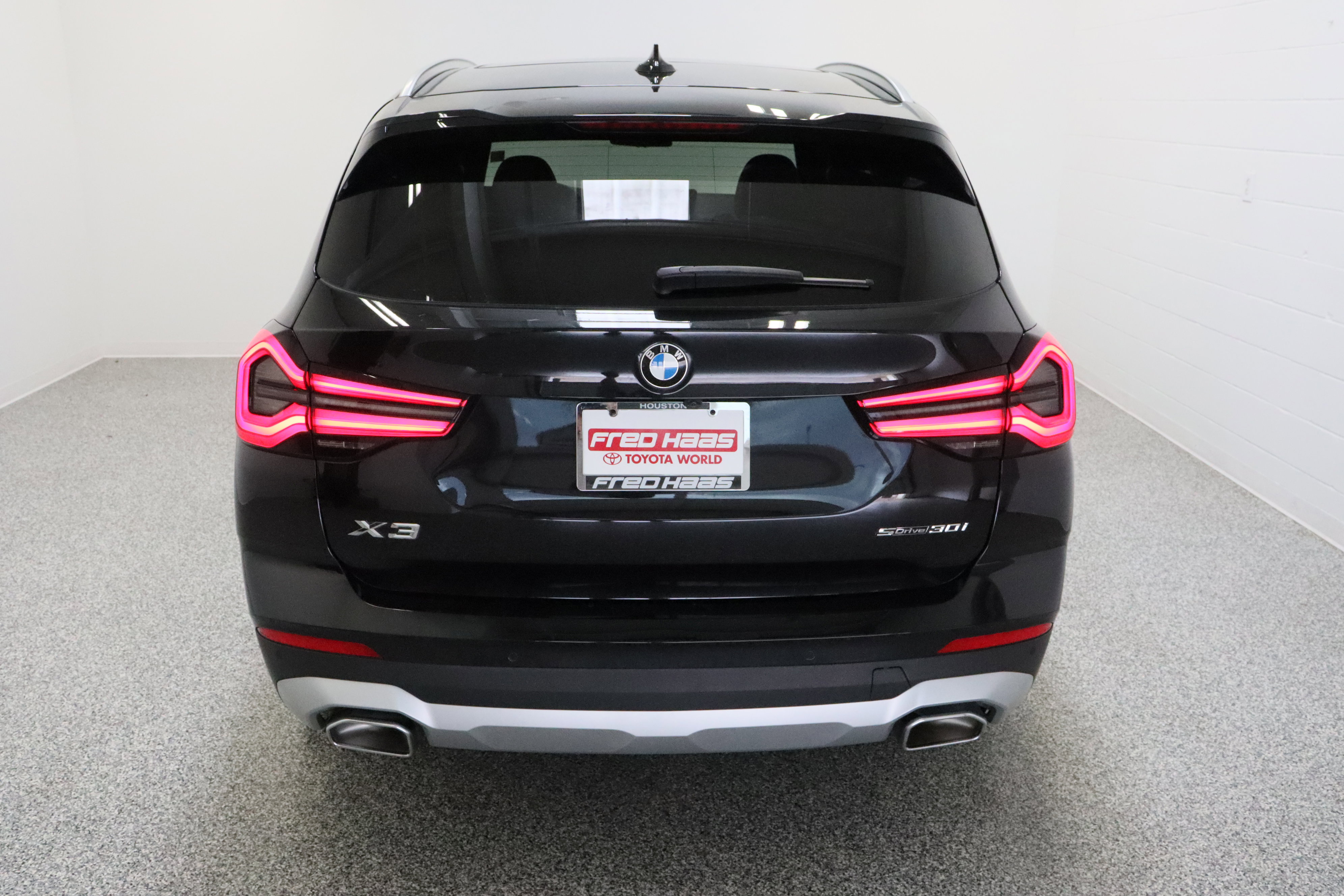 Used 2024 BMW X3 sDrive30i w/ Premium Package image 8