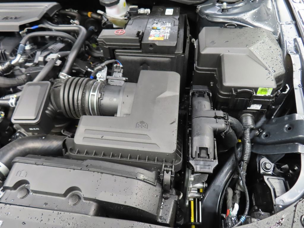 Used 2024 Hyundai Elantra SEL FWD image 25