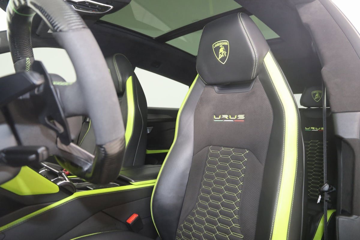 Used 2022 Lamborghini Urus AWD/4WD image 45