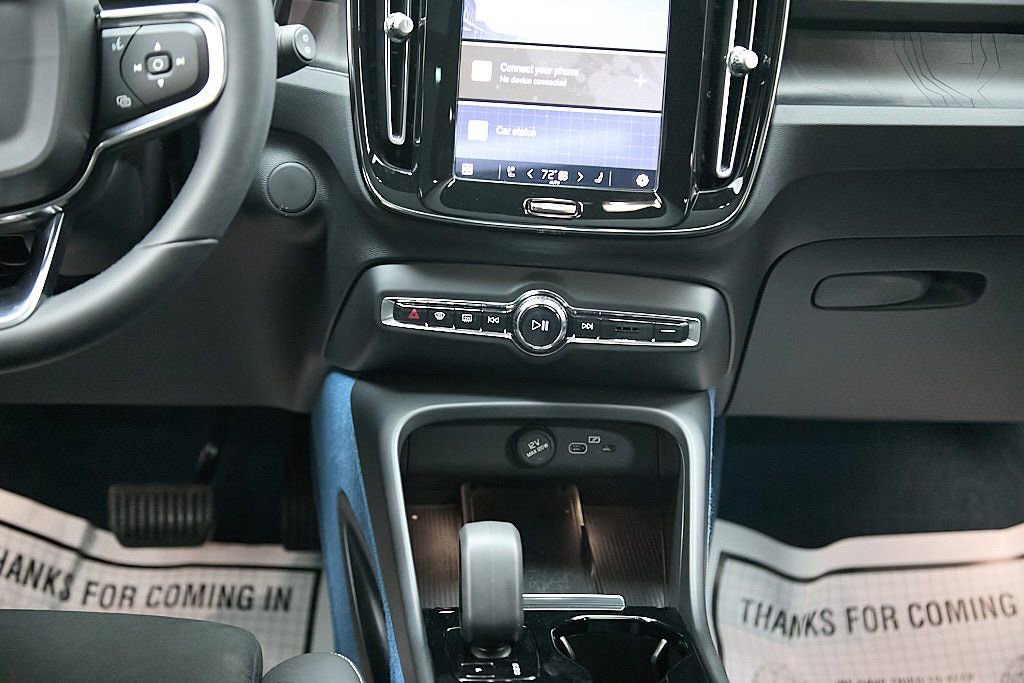 Certified 2023 Volvo XC40 Recharge Ultimate image 30