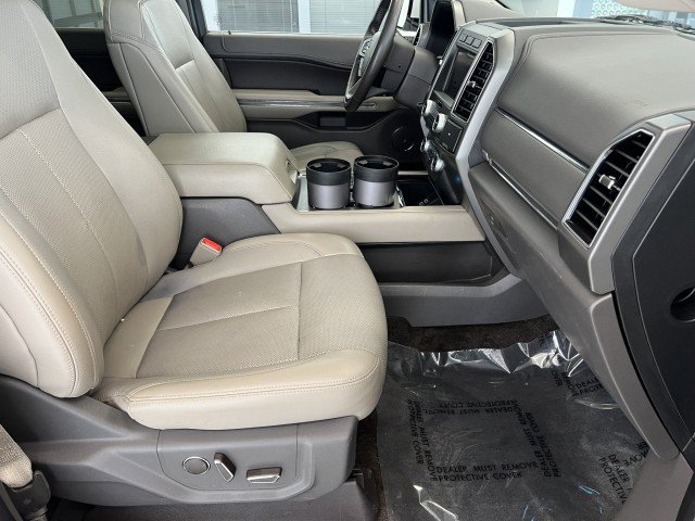 Used 2018 Ford Expedition Max XLT w/ Equipment Group 202A AWD/4WD image 14