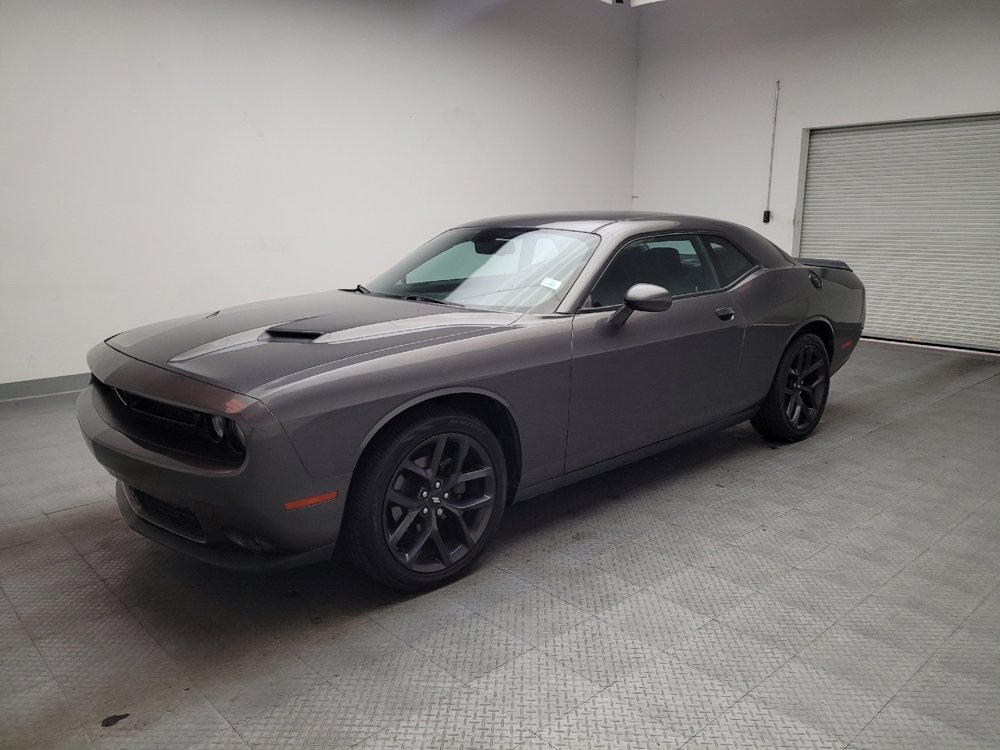 Used 2019 Dodge Challenger SXT w/ Blacktop Package RWD image 2