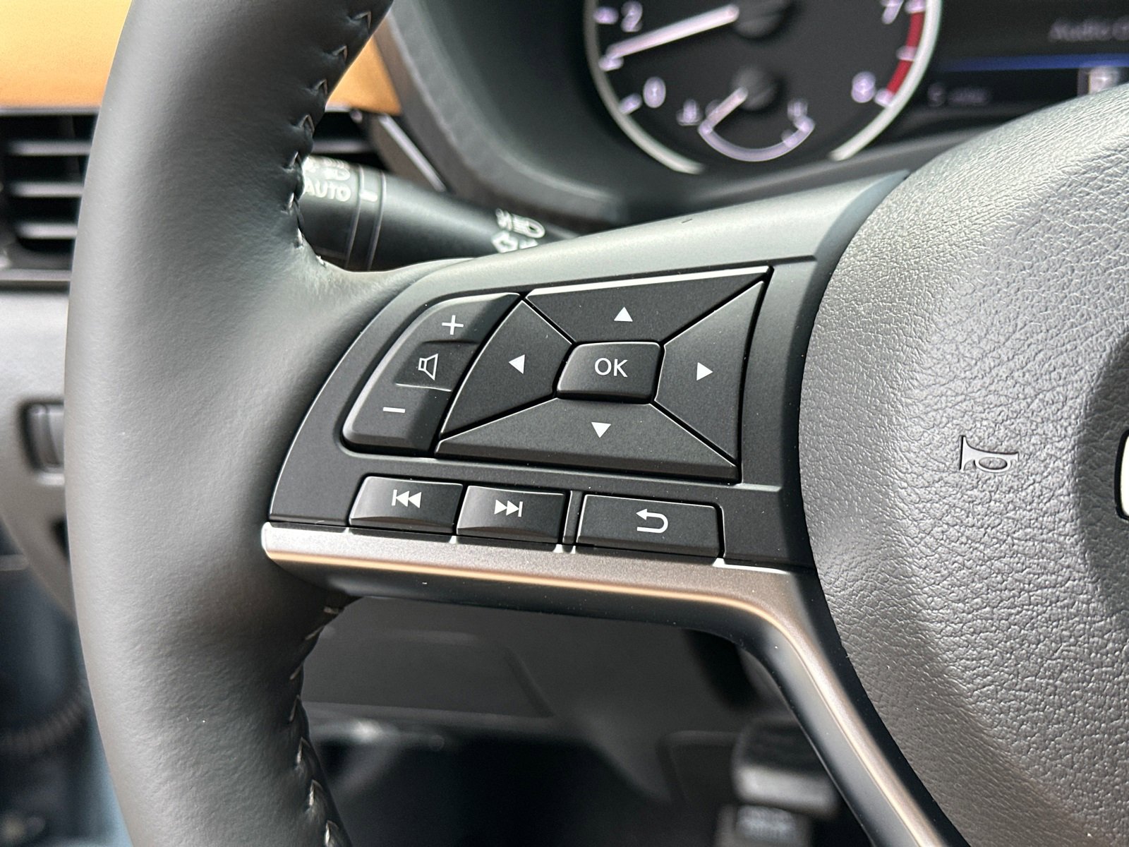 New 2025 Nissan Sentra SV w/ SV Premium Package image 25