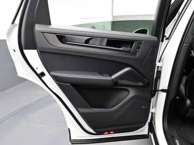 New 2025 Porsche Cayenne GTS AWD/4WD image 13