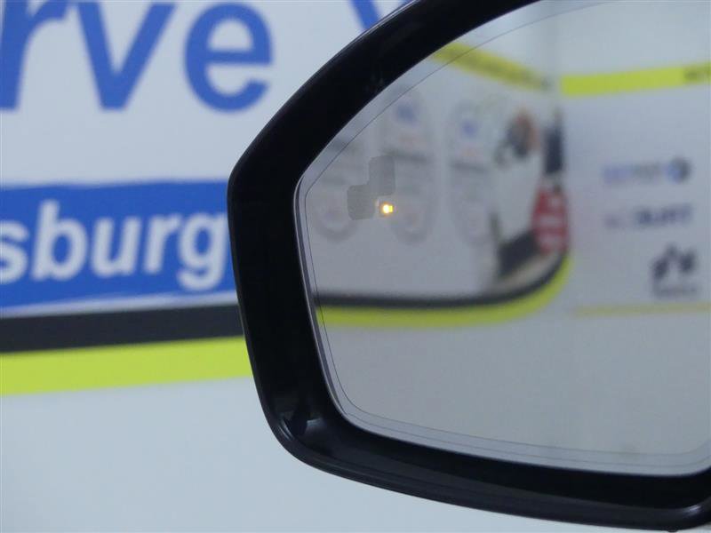 Used 2019 Land Rover Range Rover Velar R-Dynamic HSE image 33