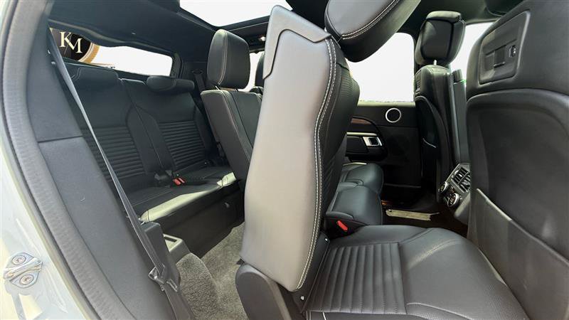 Used 2024 Land Rover Discovery Dynamic SE AWD/4WD image 22