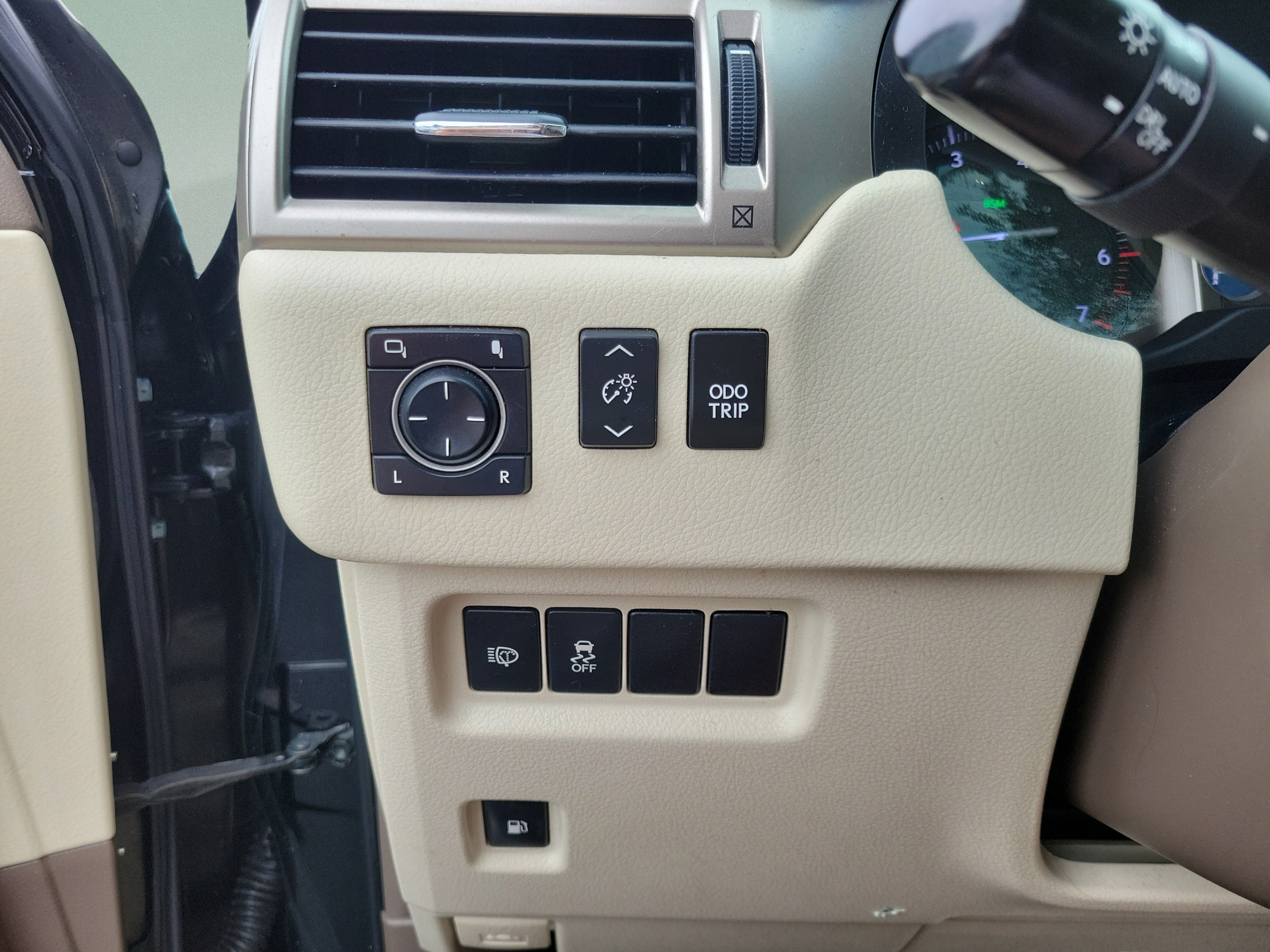 Used 2017 Lexus GX 460 Premium w/ Premium Package AWD/4WD image 7