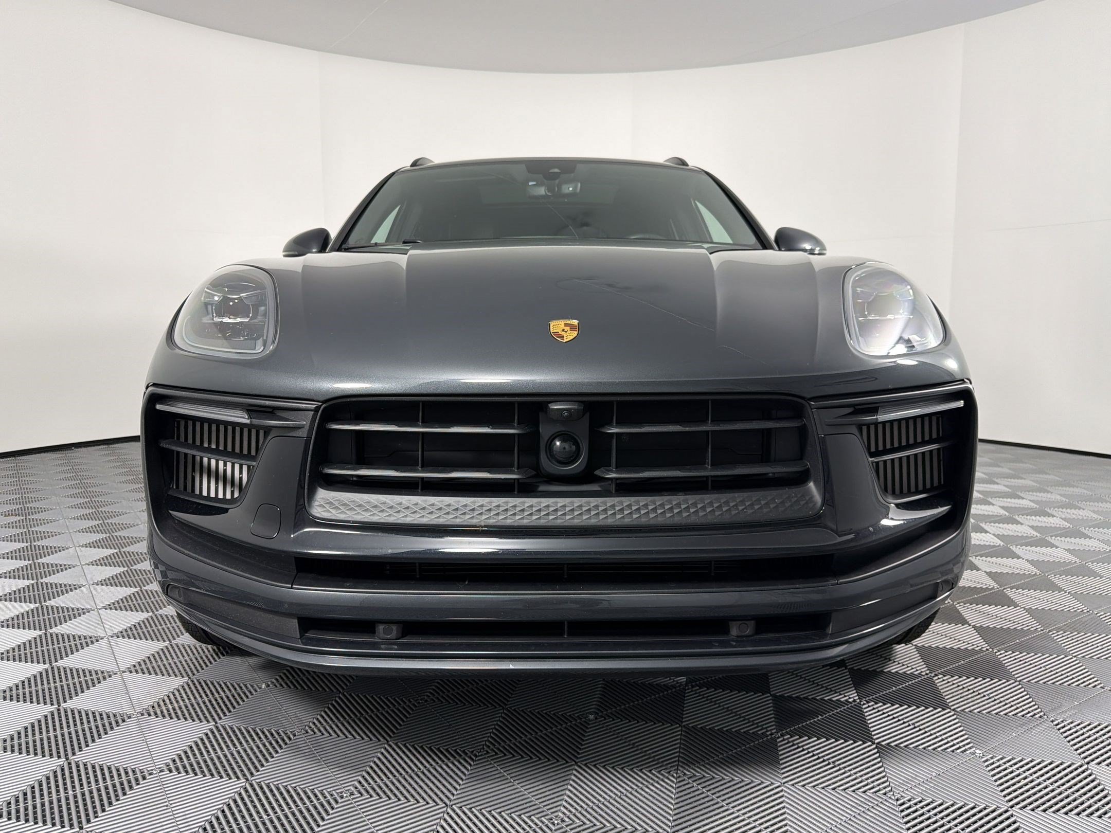 Certified 2025 Porsche Macan GTS AWD/4WD image 6
