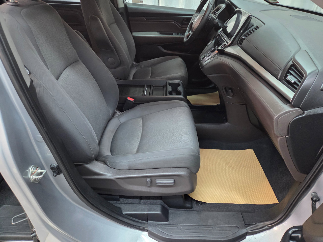 Used 2018 Honda Odyssey EX image 10