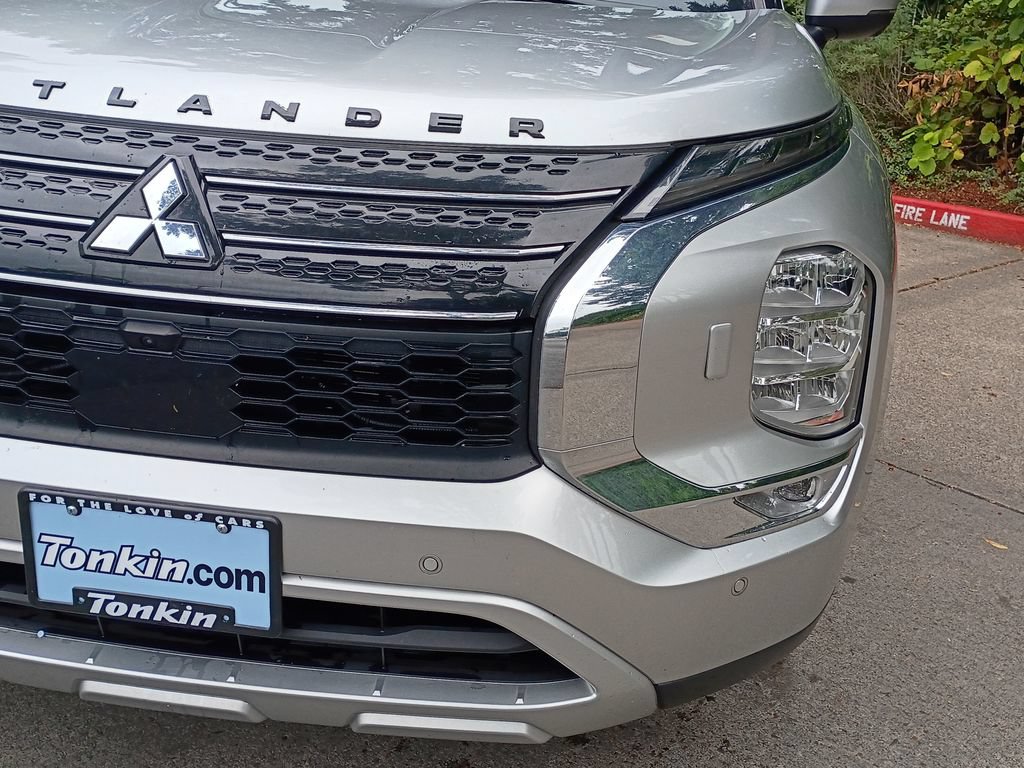 Used 2023 Mitsubishi Outlander 4WD Plug-In Hybrid image 10