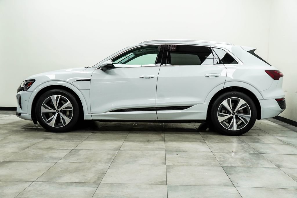 Used 2024 Audi Q8 e-tron Premium Plus w/ Premium Plus Package AWD/4WD image 8