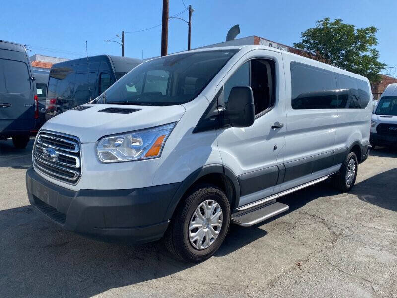 Used 2018 Ford Transit 350 XLT RWD image 3
