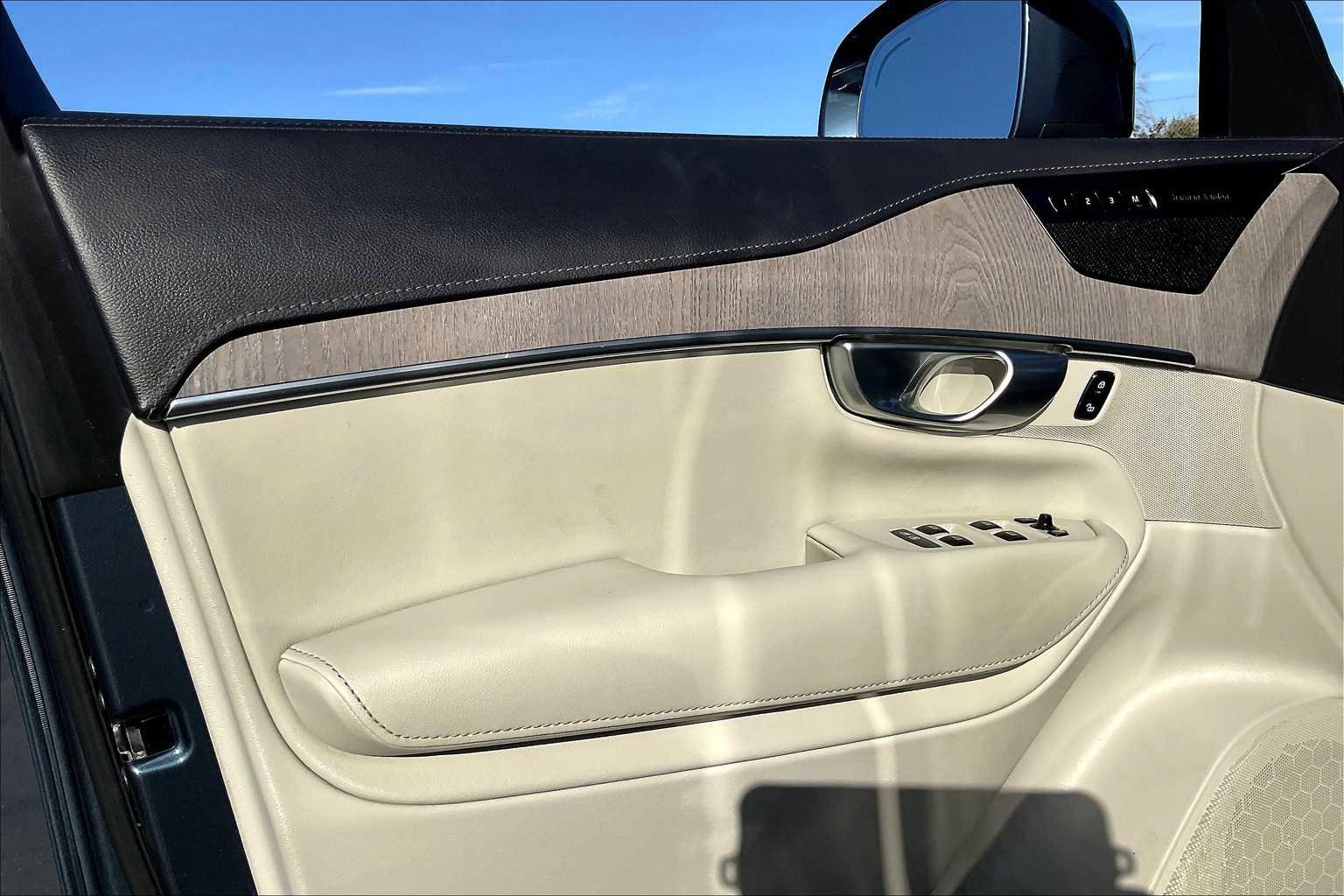 Used 2022 Volvo XC90 T6 Inscription w/ Advanced Package image 26