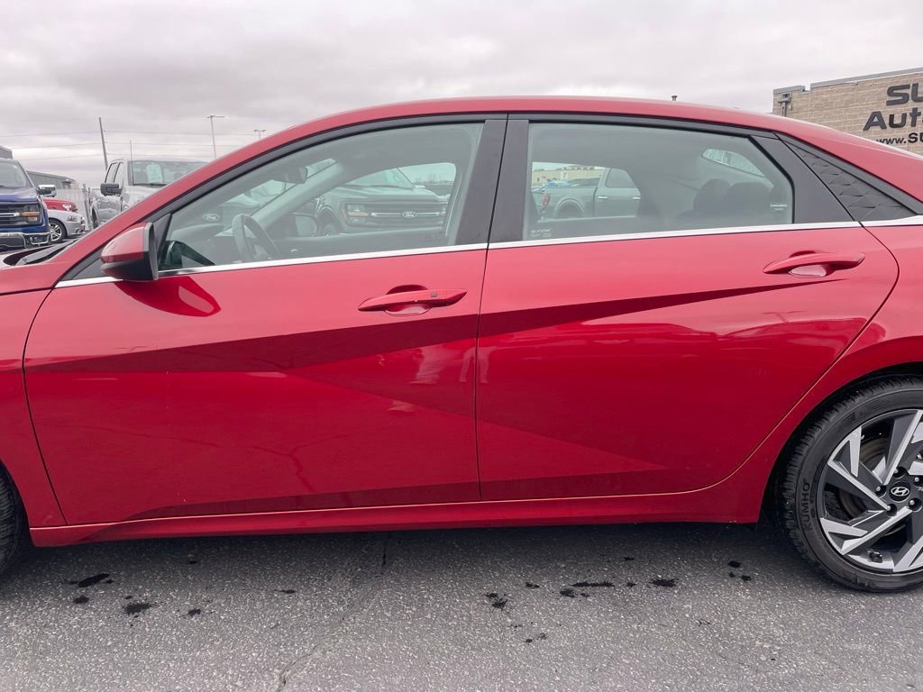 Used 2025 Hyundai Elantra SEL FWD image 35