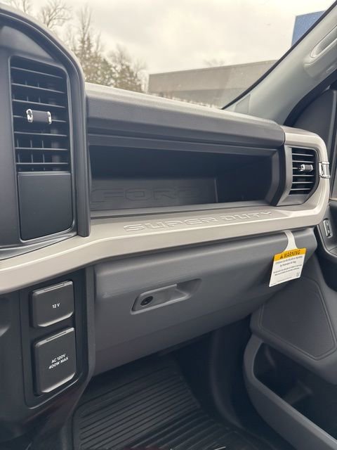 New 2024 Ford F550 4x4 Regular Cab Super Duty image 43