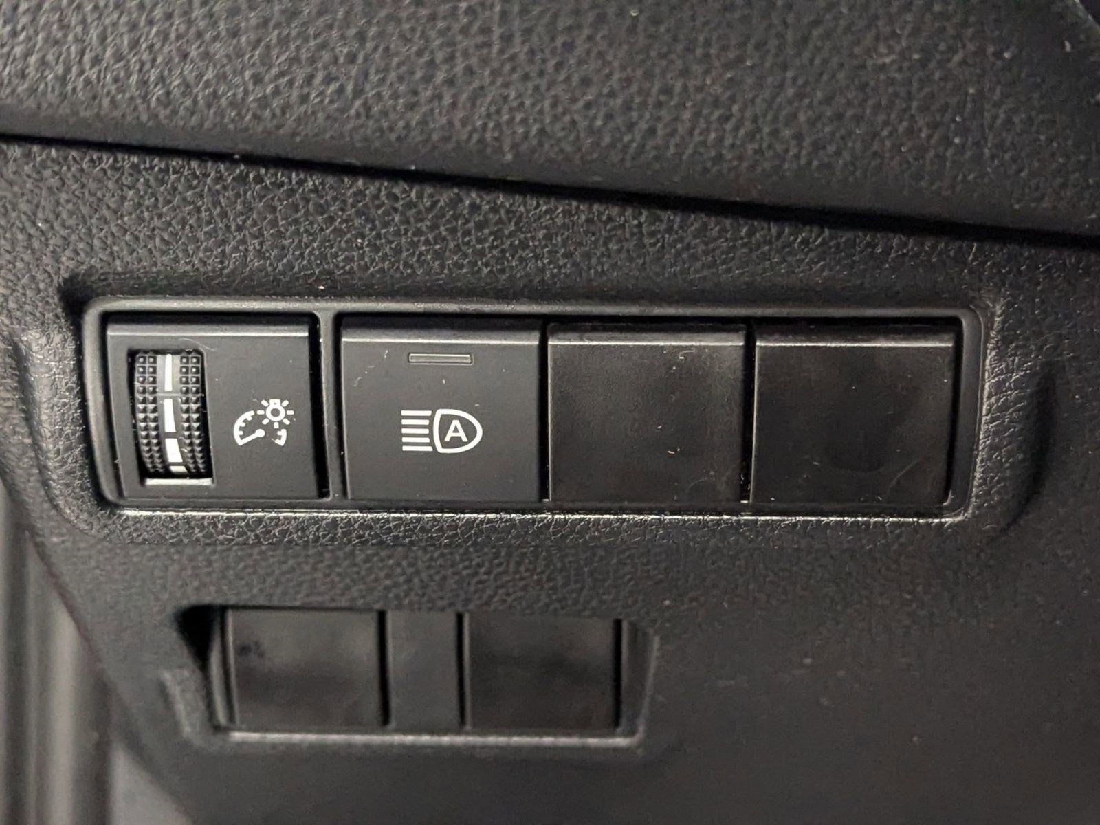 Used 2024 Toyota Corolla Cross LE image 13