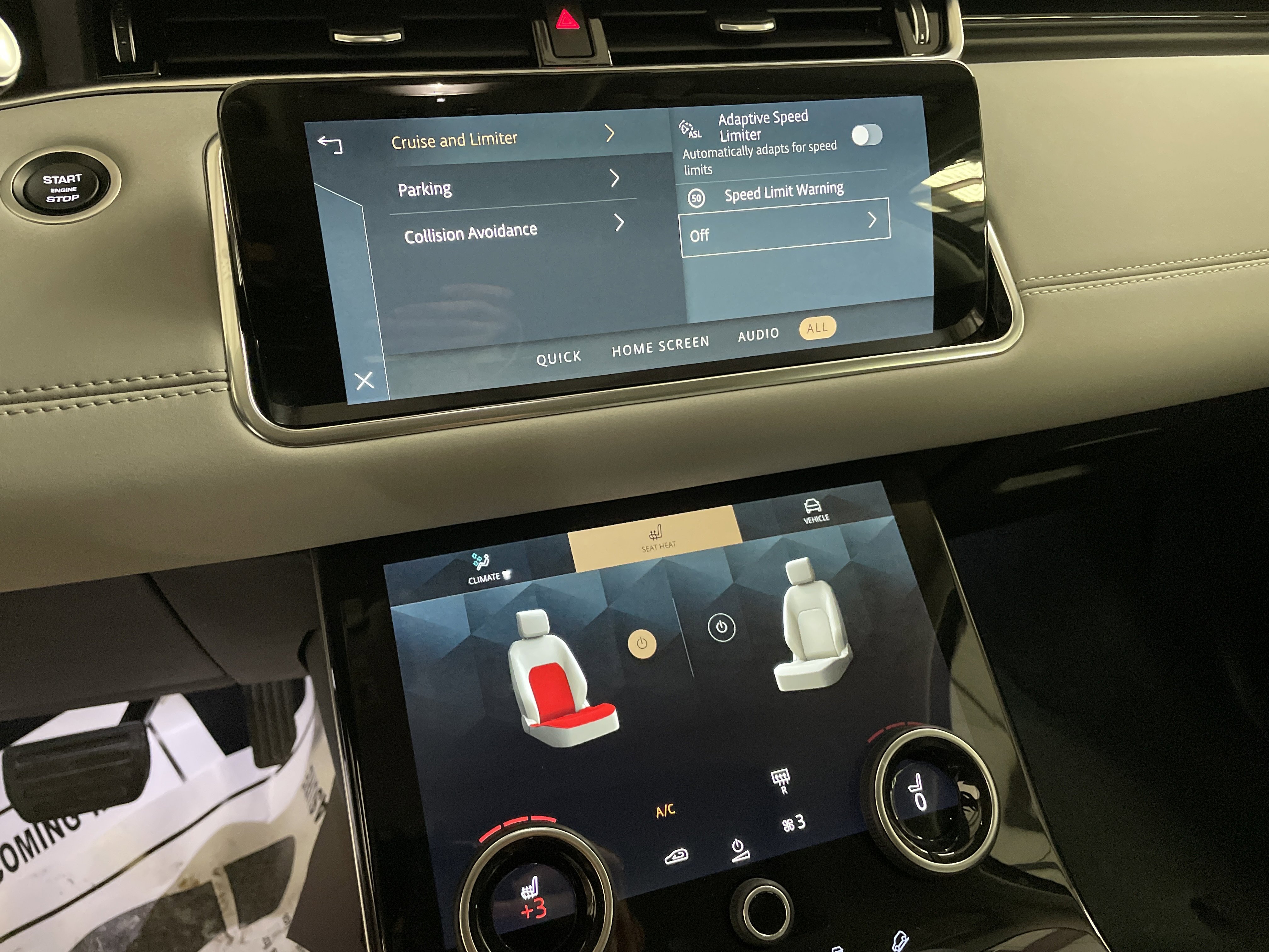 Used 2022 Land Rover Range Rover Evoque SE image 18