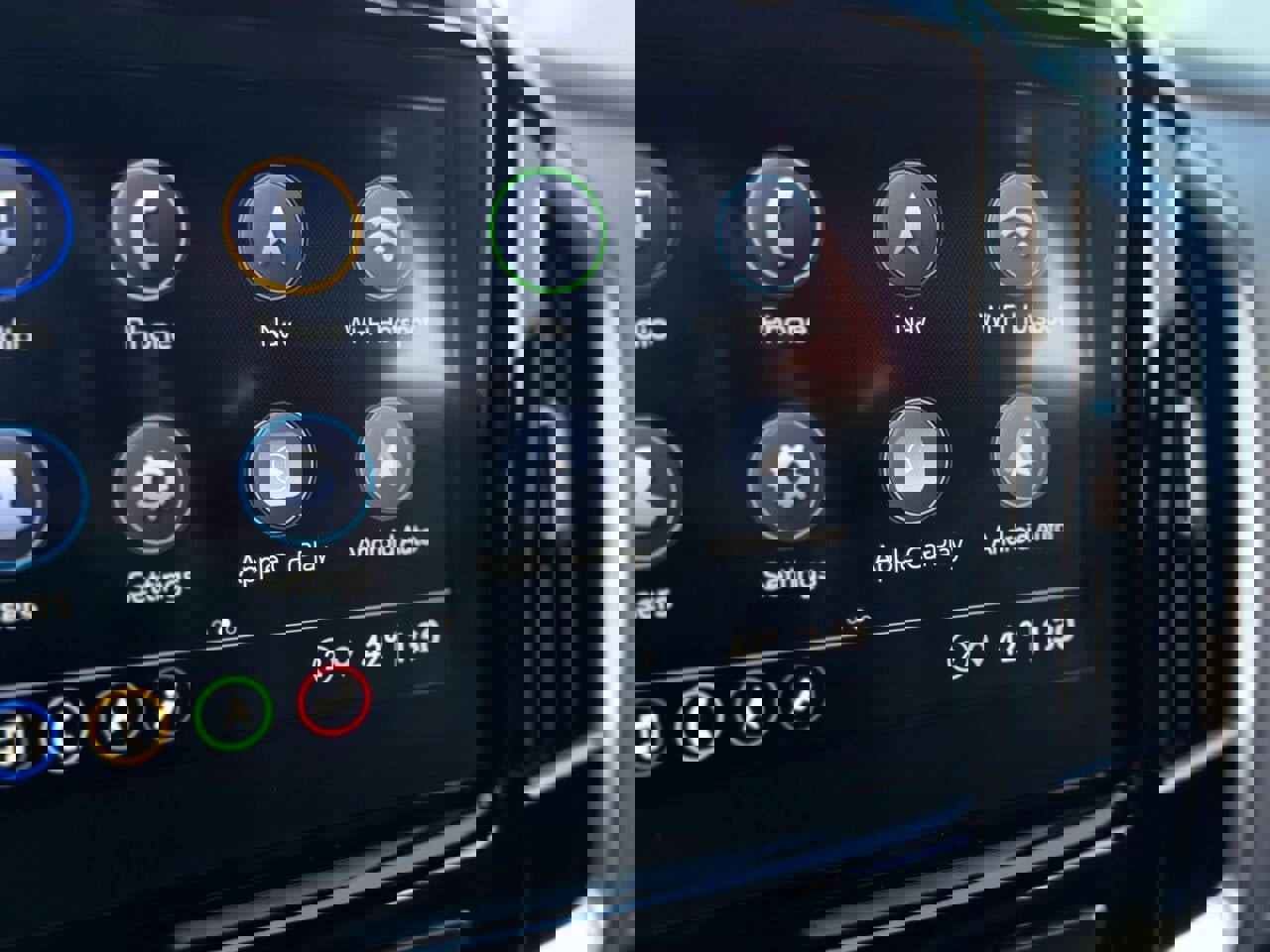 Used 2023 Chevrolet Traverse RS image 24