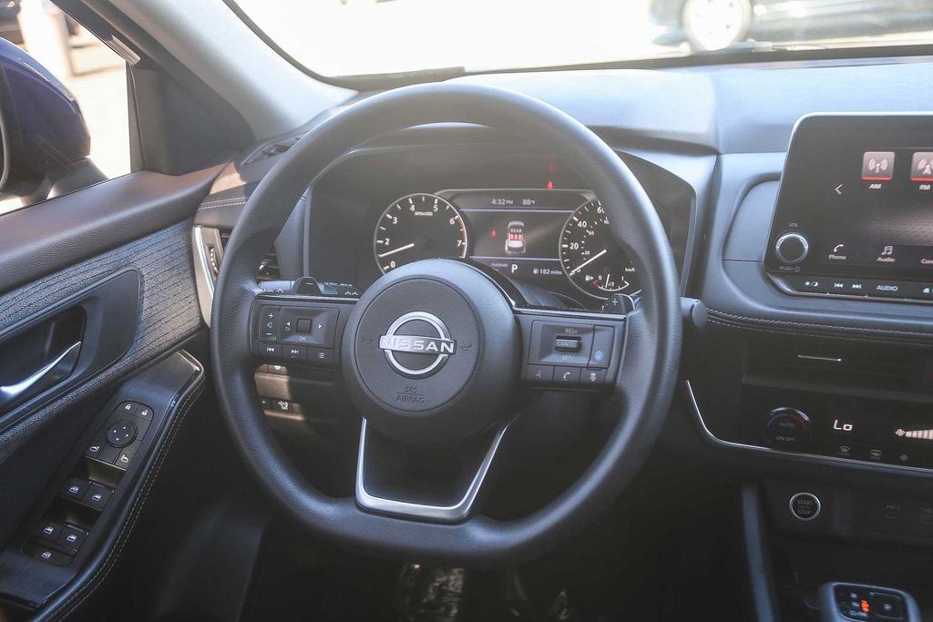 Used 2023 Nissan Rogue SV FWD image 13