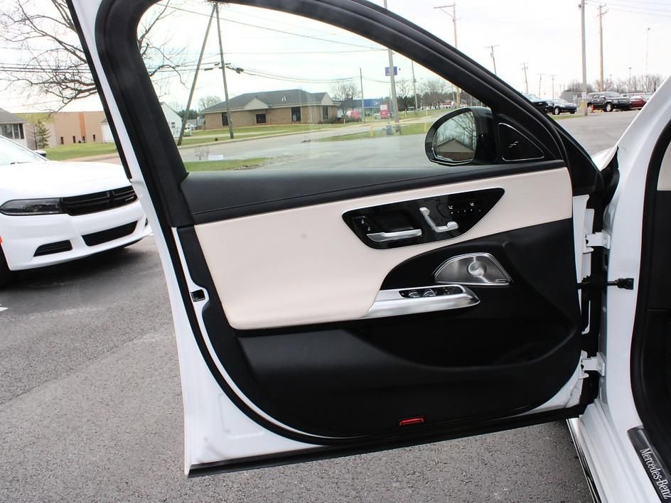 Used 2024 Mercedes-Benz E 350 4MATIC Sedan image 11