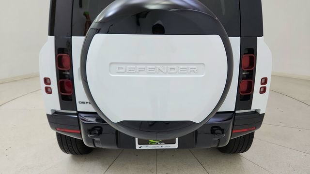 Used 2025 Land Rover Defender 90 X-Dynamic SE image 11