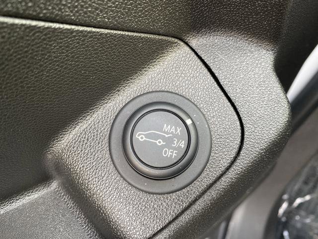 Used 2022 GMC Terrain SLE w/ Driver Convenience Package image 17