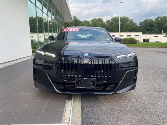 Certified 2023 BMW 760i xDrive w/ Parking Assistance Package AWD/4WD image 4