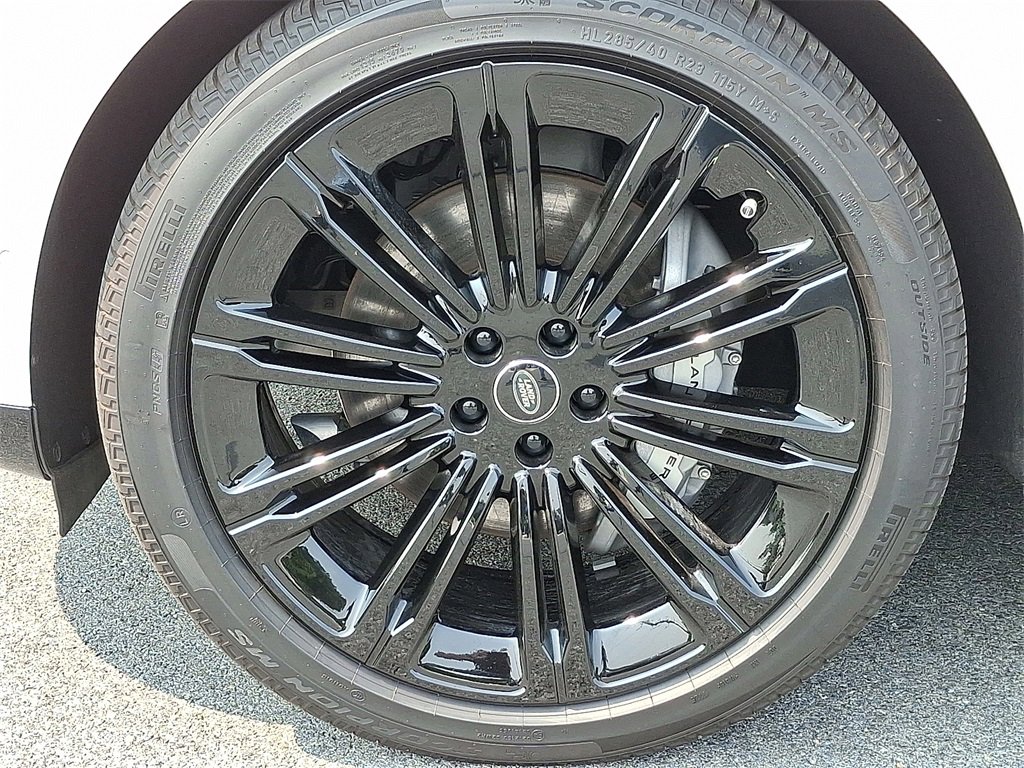 New 2025 Land Rover Range Rover SE image 5