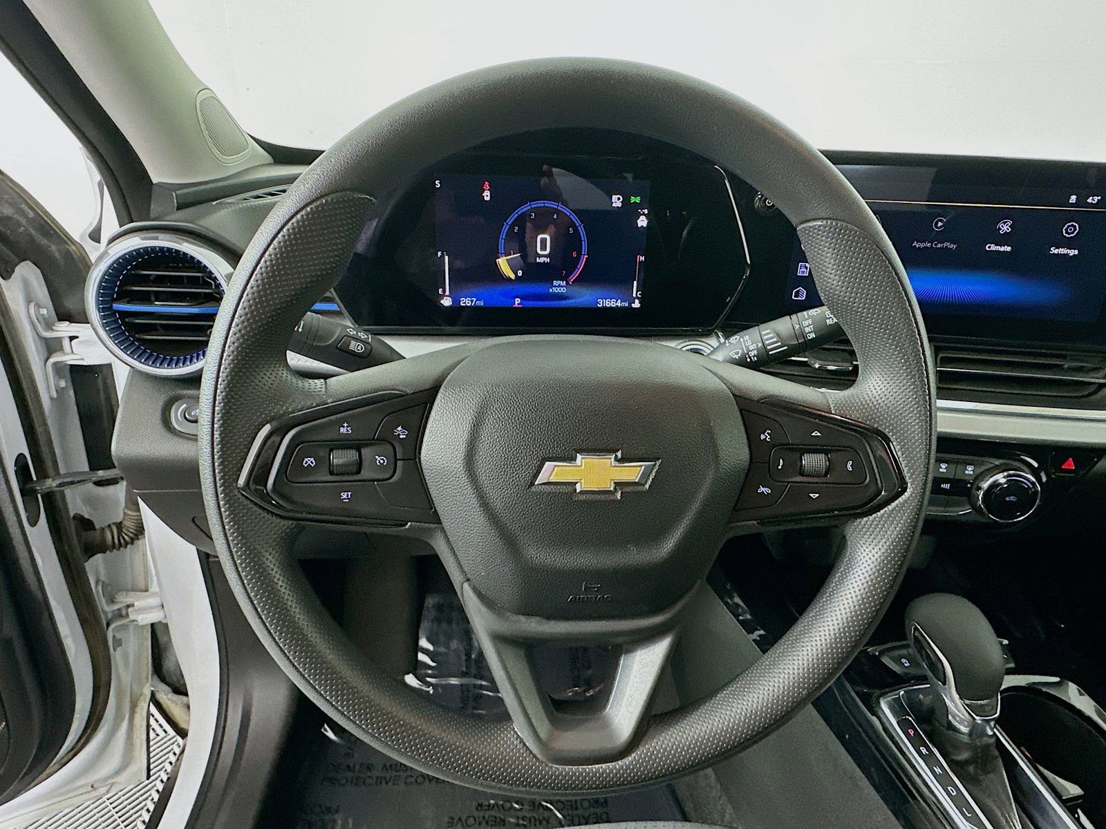 Used 2025 Chevrolet Trax LT image 12