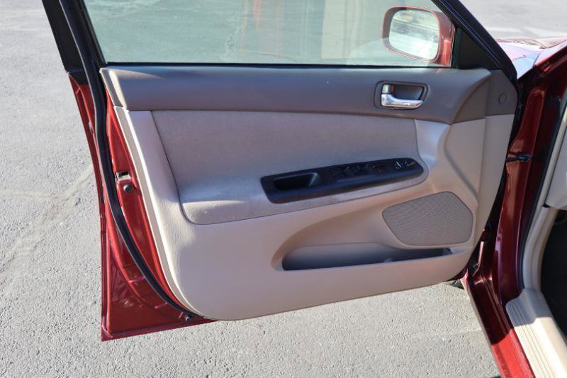 Used 2005 Toyota Camry LE image 13