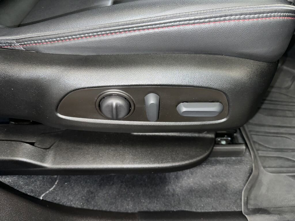 Certified 2023 Chevrolet Traverse RS w/ LPO, Floor Liner Package image 38