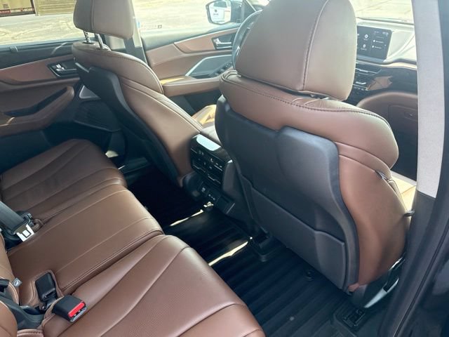 Used 2025 Acura MDX w/ Technology Package FWD image 17